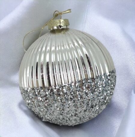 575153 Silver Lined Ombre Ball Hanging 2